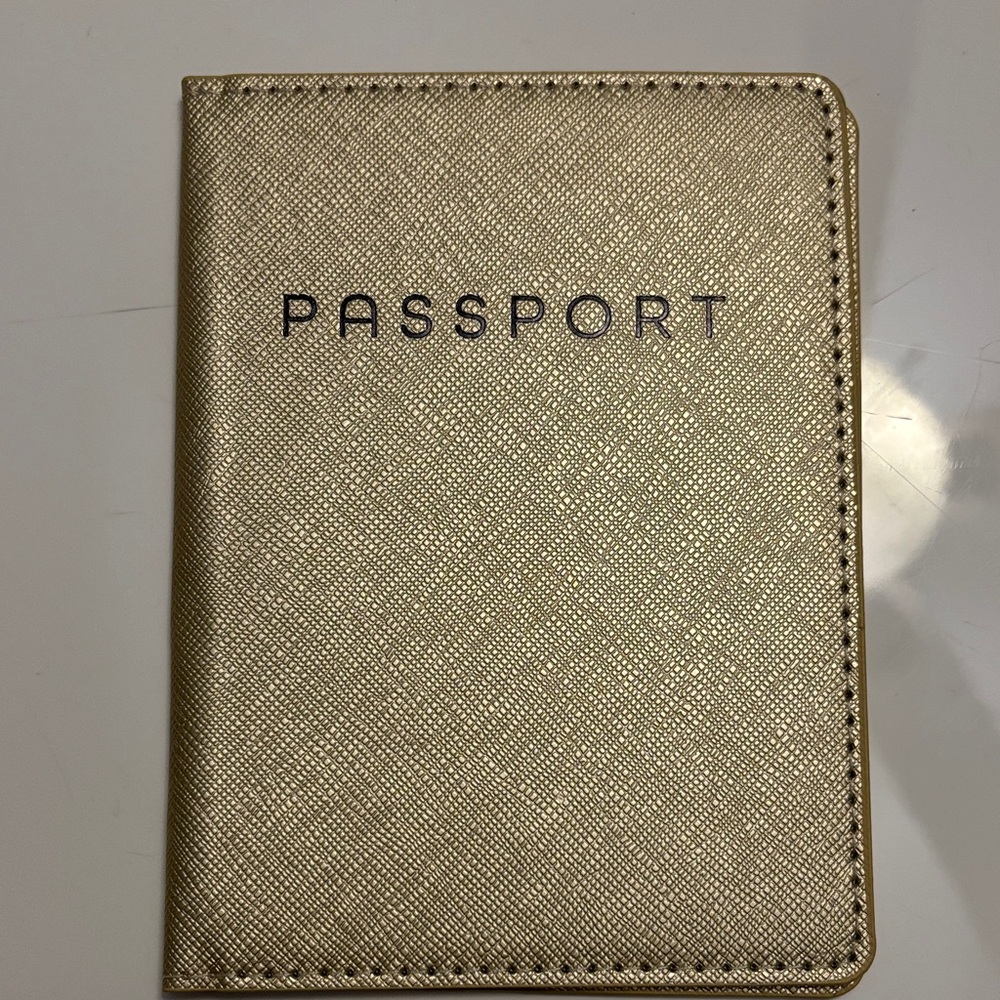 Gold Passport Holder - Picture 2 of 7